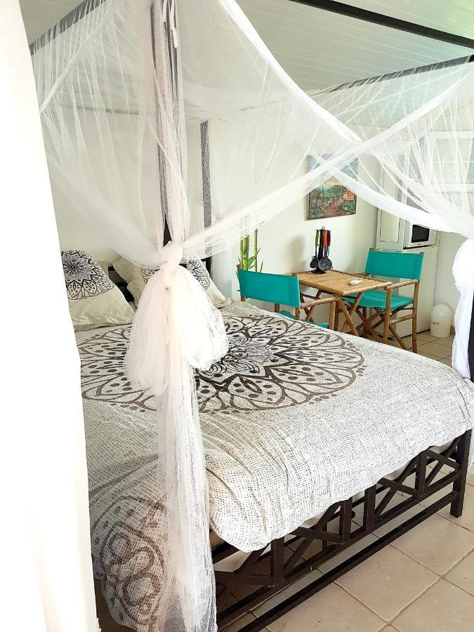 Appartement d'une chambre avec piscine partagee jardin clos et wifi a Le lamentin a 9 km de la plage Extérieur photo